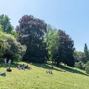 Nets - Buttes Chaumont C Paris
