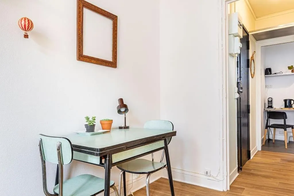 Apartment Tranquil Retreat Near Belleville Paris