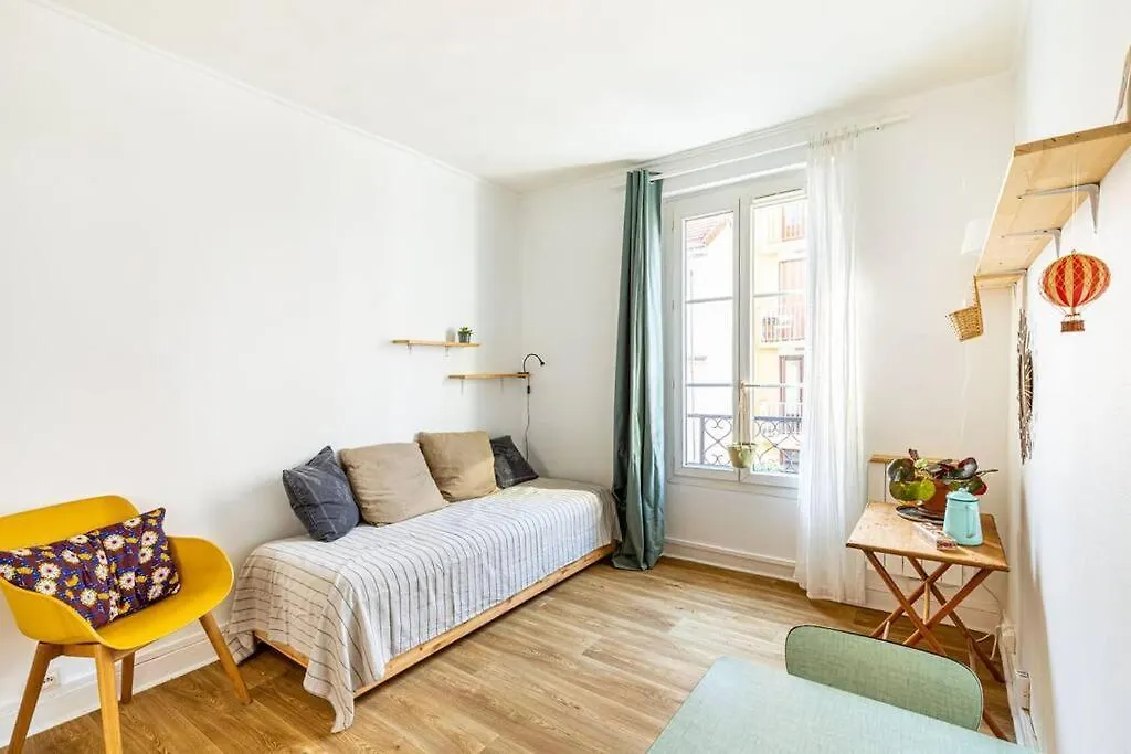 Tranquil Retreat Near Belleville Paris